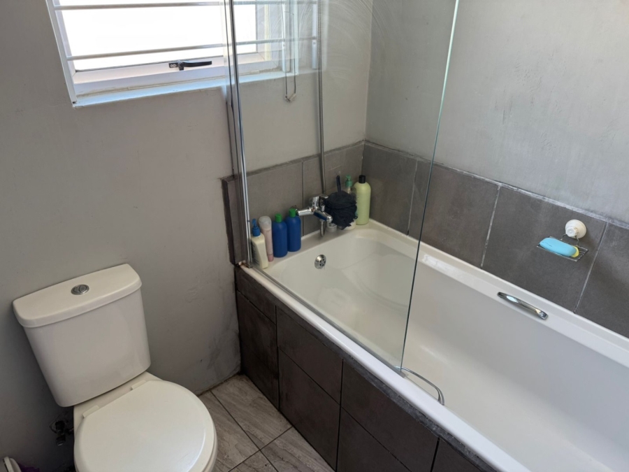 2 Bedroom Property for Sale in Fountain Village Western Cape